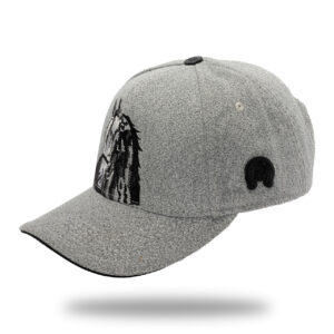 Gorra en Micro Fibra Gris Bordado Negro