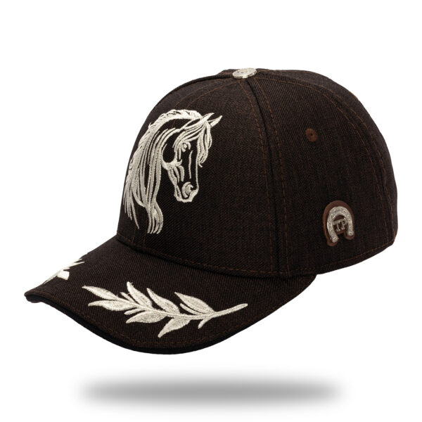 Gorra en Tela Café Oscuro Bordado Plateado