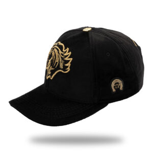 Gorra en Tela Tipo Terciopelo Negro Bordado Dorado